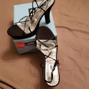 NWT Black strappy jeweled heels sz 8.5